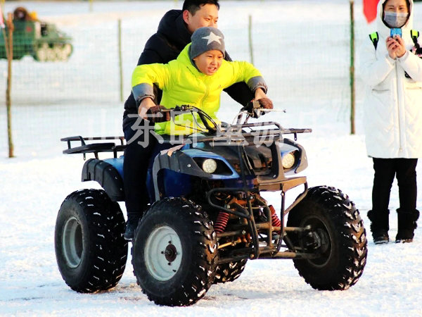 雪地摩托卡丁車