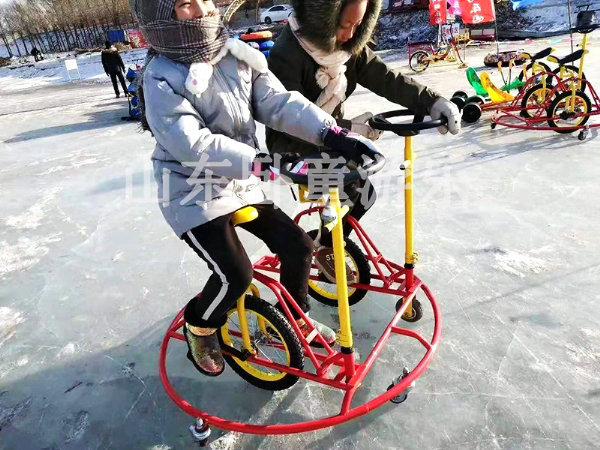 冰雪地自行車